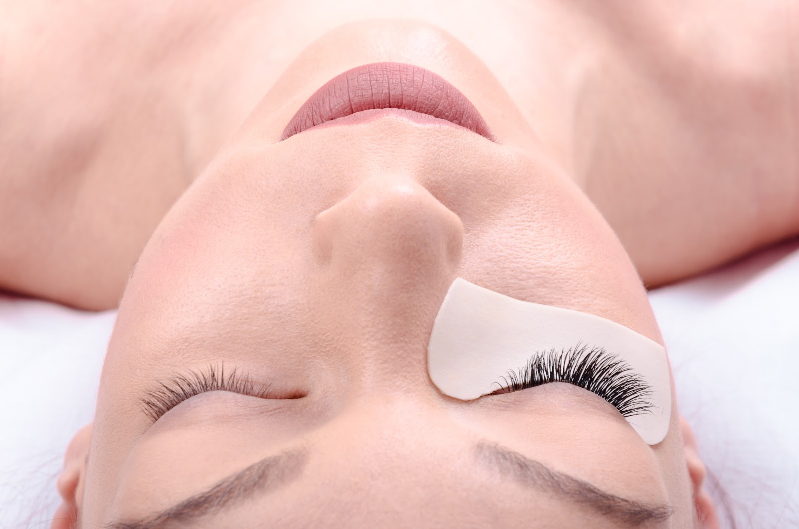 eyelash extensions in Toronto